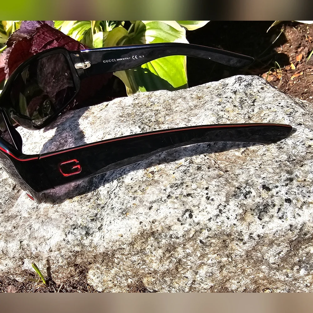 Gucci Vintage Black and Red Sunglasses Men